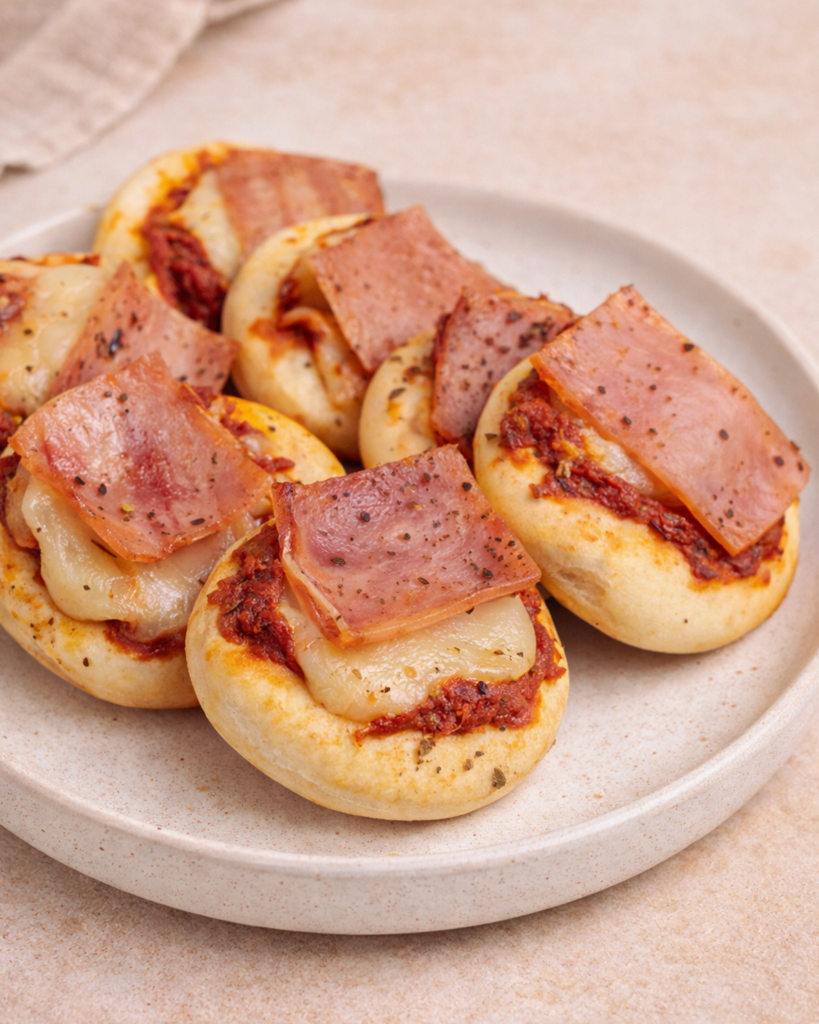 Bandeja de mini pizza de jamón (25 uds.)