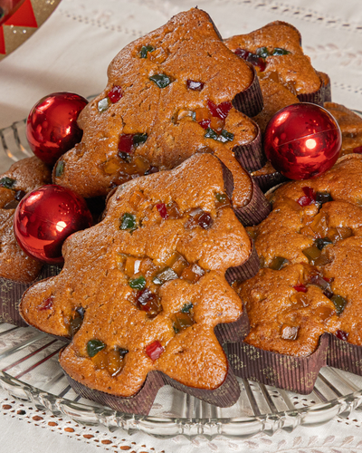 Dulce pino de frutas navideñas