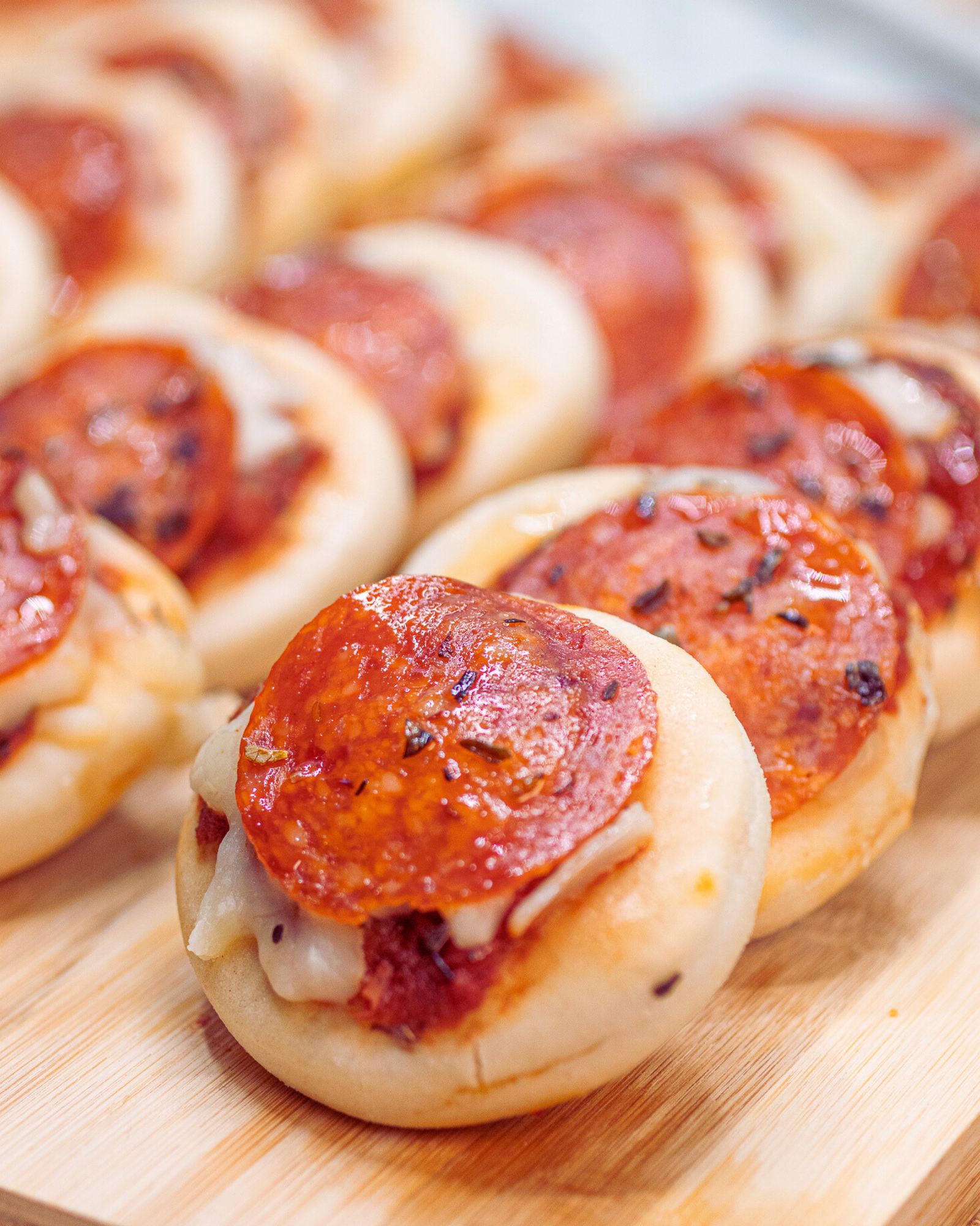 Bandeja de mini pizzas de pepperoni ( 25 uds.)