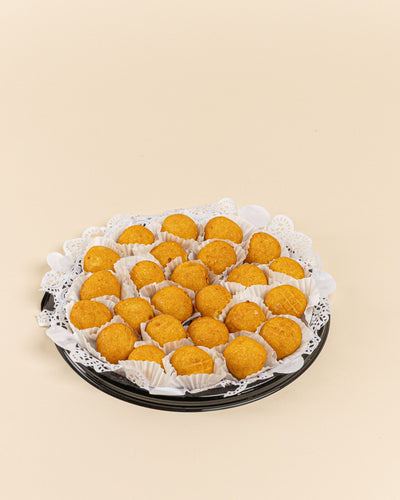Bandeja de torrejitas rellenas de queso (25 uds.)